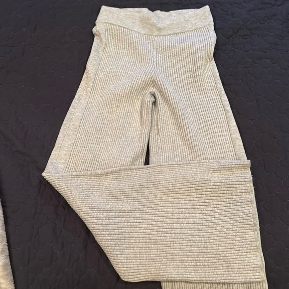 Grey aerie sweater pants - Picture 1 of 4